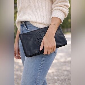 Tory Burch Reva Leather Clutch – Black